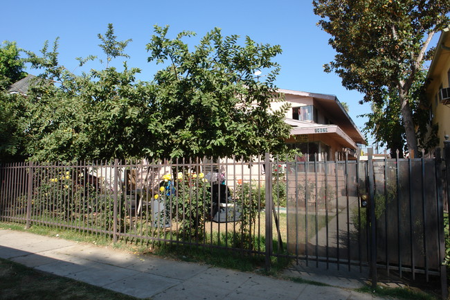 14629 Delano St in Van Nuys, CA - Building Photo - Building Photo