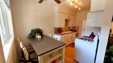 3565 N E St, Unit 3565 in San Bernardino, CA - Foto de edificio - Building Photo