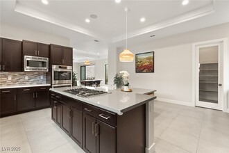 74 Pristine Glen St in Las Vegas, NV - Foto de edificio - Building Photo