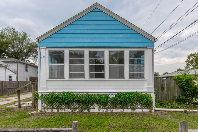 property at 220 W Madison St