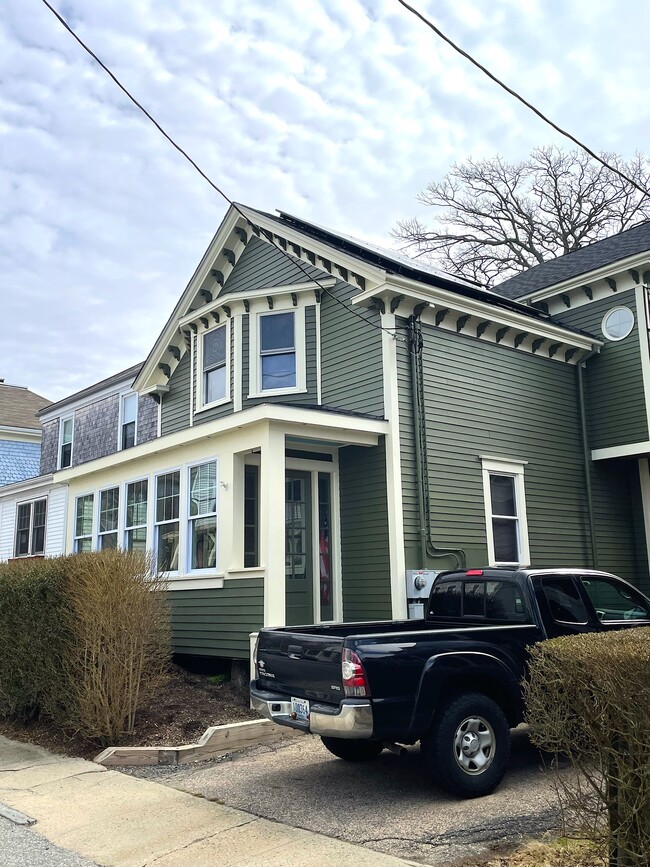 9 Tyler St, Unit 1