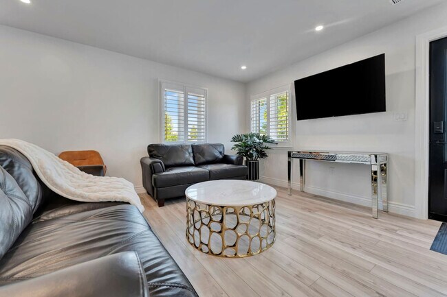 4 Cecil Ave