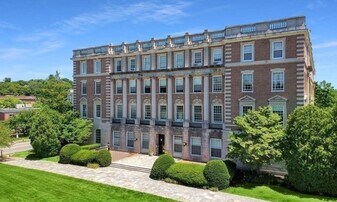 16 Balmoral St in Andover, MA - Building Photo