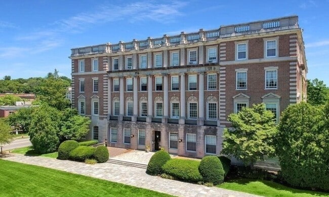 property at 16 Balmoral St