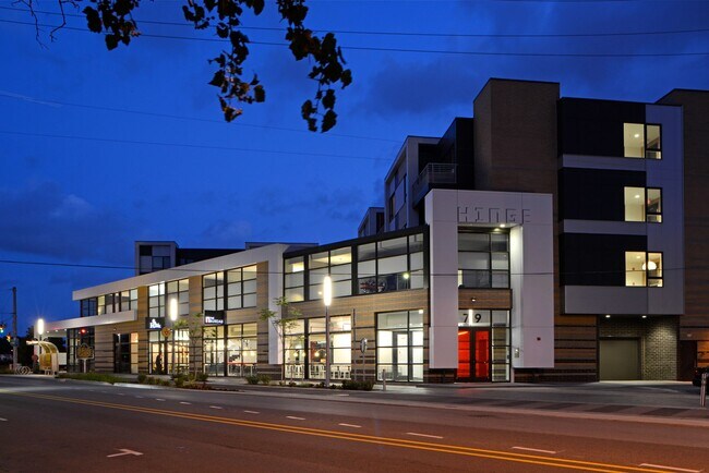 Hinge Apartments in Indianapolis, IN - Foto de edificio - Building Photo
