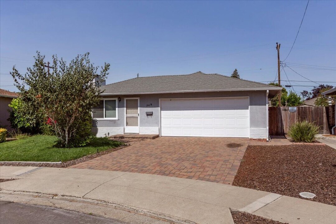 749 Santa Christina Ct in Sunnyvale, CA - Building Photo