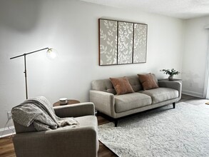 Barrington Park Apartments in Mobile, AL - Building Photo - Building Photo