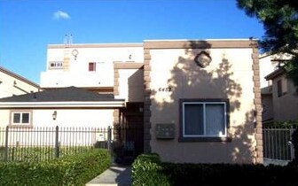 6452 Woodley Ave in Van Nuys, CA - Building Photo - Building Photo