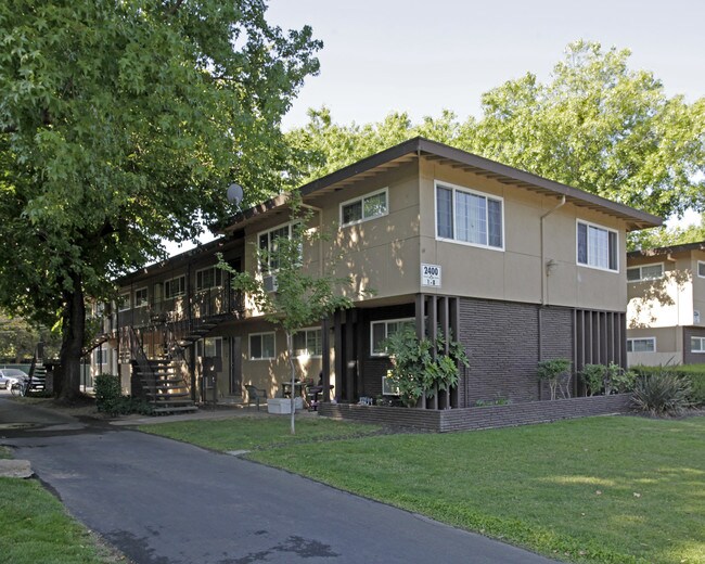 River Bend Apartments in Rancho Cordova, CA - Foto de edificio - Building Photo