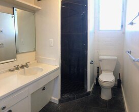 1505 Kewalo St in Honolulu, HI - Building Photo - Building Photo