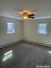 231 Grant Ave in Mineola, NY - Building Photo - Building Photo