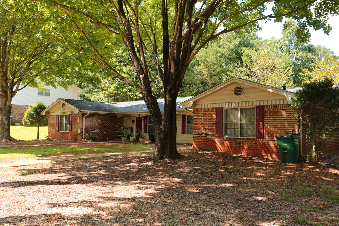 6200 Green Hill Dr in Norcross, GA - Foto de edificio