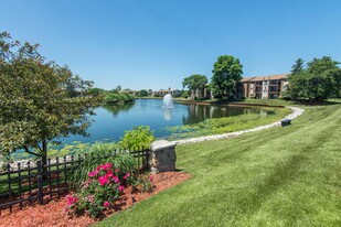 Golfside Lake in Ypsilanti, MI - Building Photo