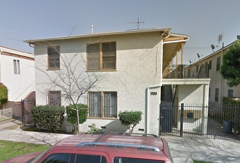 1958 Pine Ave in Long Beach, CA - Building Photo