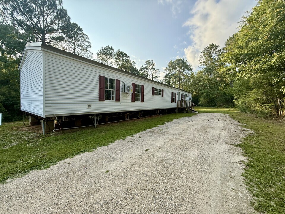 18300 Brandi Ct in Gulfport, MS - Building Photo