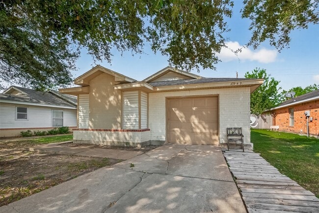 4642 Callery Creek Dr in Houston, TX - Building Photo - Building Photo