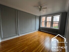 1367 W Estes Ave in Chicago, IL - Building Photo