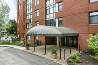 Hampton Place in Chestnut Hill, MA - Foto de edificio - Building Photo