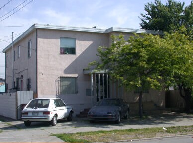 978 75th Ave in Oakland, CA - Foto de edificio - Building Photo