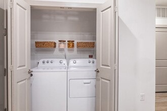 Luca Apartments in Austin, TX - Building Photo - Building Photo