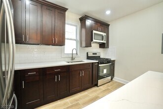 24 Hornblower Ave in Belleville, NJ - Building Photo - Building Photo