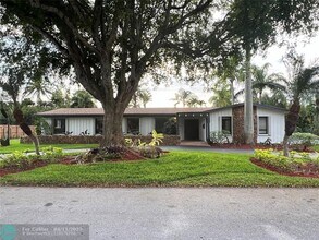 13220 SW 69th Ct in Miami, FL - Building Photo - Building Photo