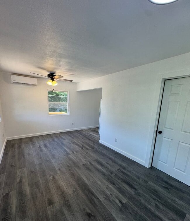 271 Shadowrock Dr in Forsyth, MO - Building Photo - Building Photo