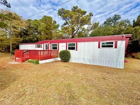 295 Perkins Dr in Hampstead, NC - Building Photo