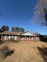 914 Sherbrooke Dr SE in Conyers, GA - Building Photo