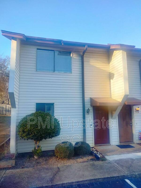 100 Buttercup Way in Taylors, SC - Building Photo - Building Photo