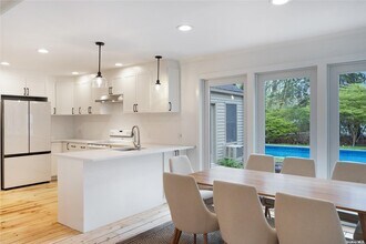 60 Aspatuck Rd in Westhampton Beach, NY - Building Photo - Building Photo