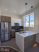 2120 W Belmont Ave in Chicago, IL - Building Photo - Building Photo