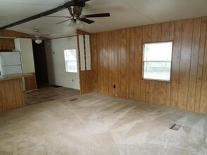 413 Miller St in White Oak, TX - Foto de edificio - Building Photo