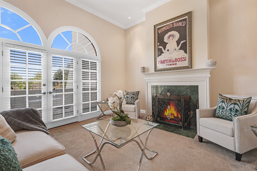 5845 Topanga Canyon Pl in Los Angeles, CA - Building Photo