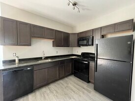 1017 Hamilton St, Fl 1, Unit 302 in Allentown, PA - Building Photo
