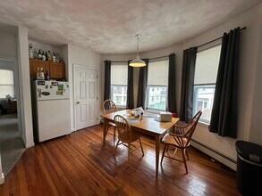 58 Mansfield St, Unit 2 in Boston, MA - Foto de edificio - Building Photo