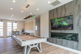 Parklands Apartments in Ventura, CA - Building Photo - Interior Photo