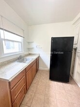 2270 W 28th St in Los Angeles, CA - Building Photo - Building Photo