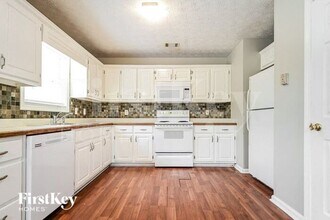 80 Pebble Ln in Covington, GA - Building Photo - Building Photo