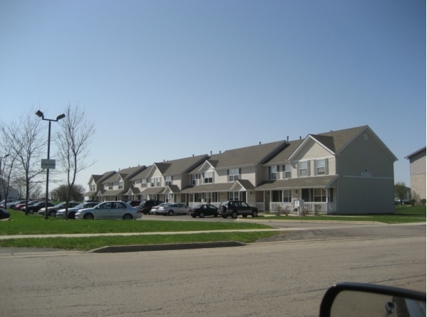 Park Manor Apartments in Dekalb, IL - Building Photo - Building Photo