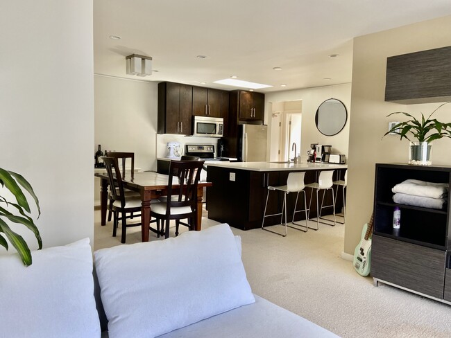 1998 Pacific Ave, Unit 302 in San Francisco, CA - Building Photo - Building Photo
