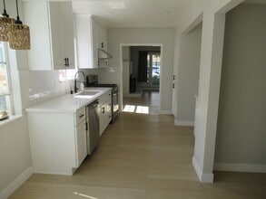 13628 Ardis Ave, Unit 1611 - B-812 - B in Bellflower, CA - Building Photo - Building Photo