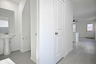 6718 Marble Rdg in Elmendorf, TX - Building Photo - Building Photo