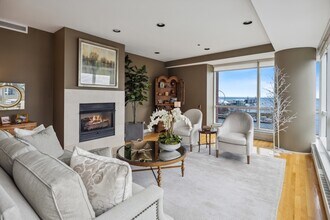 445 E North Water St, Unit 1305 in Chicago, IL - Foto de edificio - Building Photo