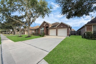 13617 Rainwater Dr in Pearland, TX - Building Photo - Building Photo