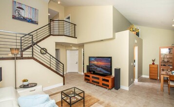 6332 Caminito Del Pastel in San Diego, CA - Building Photo - Building Photo
