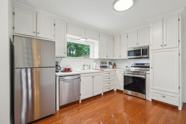 821 Lakemont Dr in Gainesville, GA - Building Photo - Building Photo