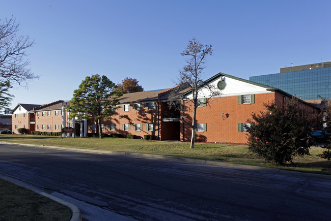 Old South Apartments in Tulsa, OK - Foto de edificio - Building Photo