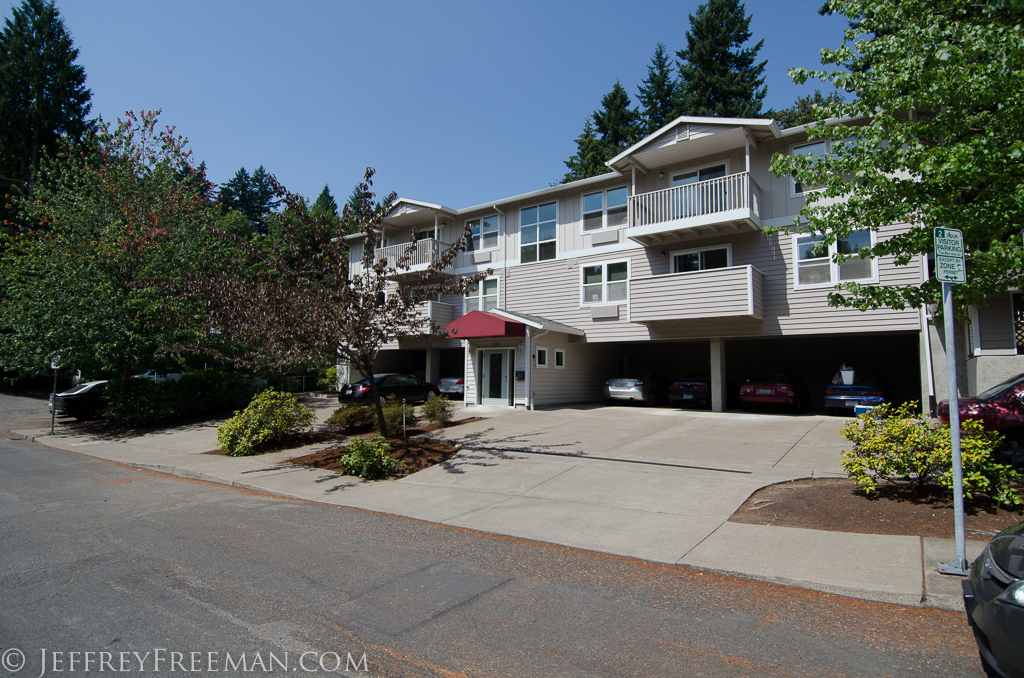 Marquam Trail Apartments in Portland, OR - Building Photo