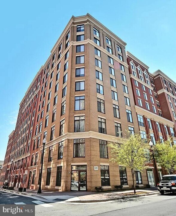 1220 N Fillmore St in Arlington, VA - Building Photo